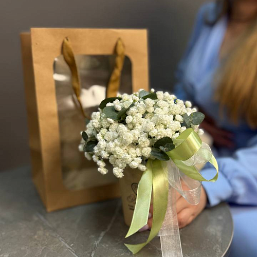 Стаканчик с гипсофилой и эвкалиптом 