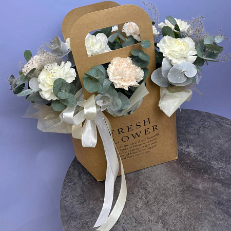 Сумочка крафт с диантусами