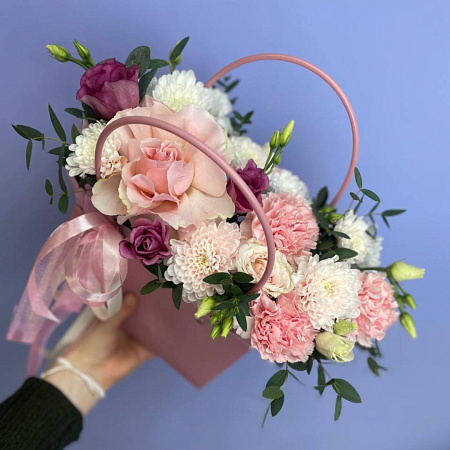 Сумочка с французской розой и диантусами