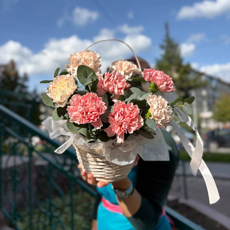 Корзинка с диантусами