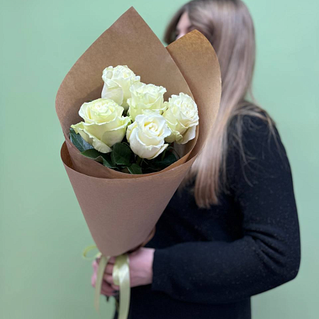 5 роз Эквадор упаковке крафт